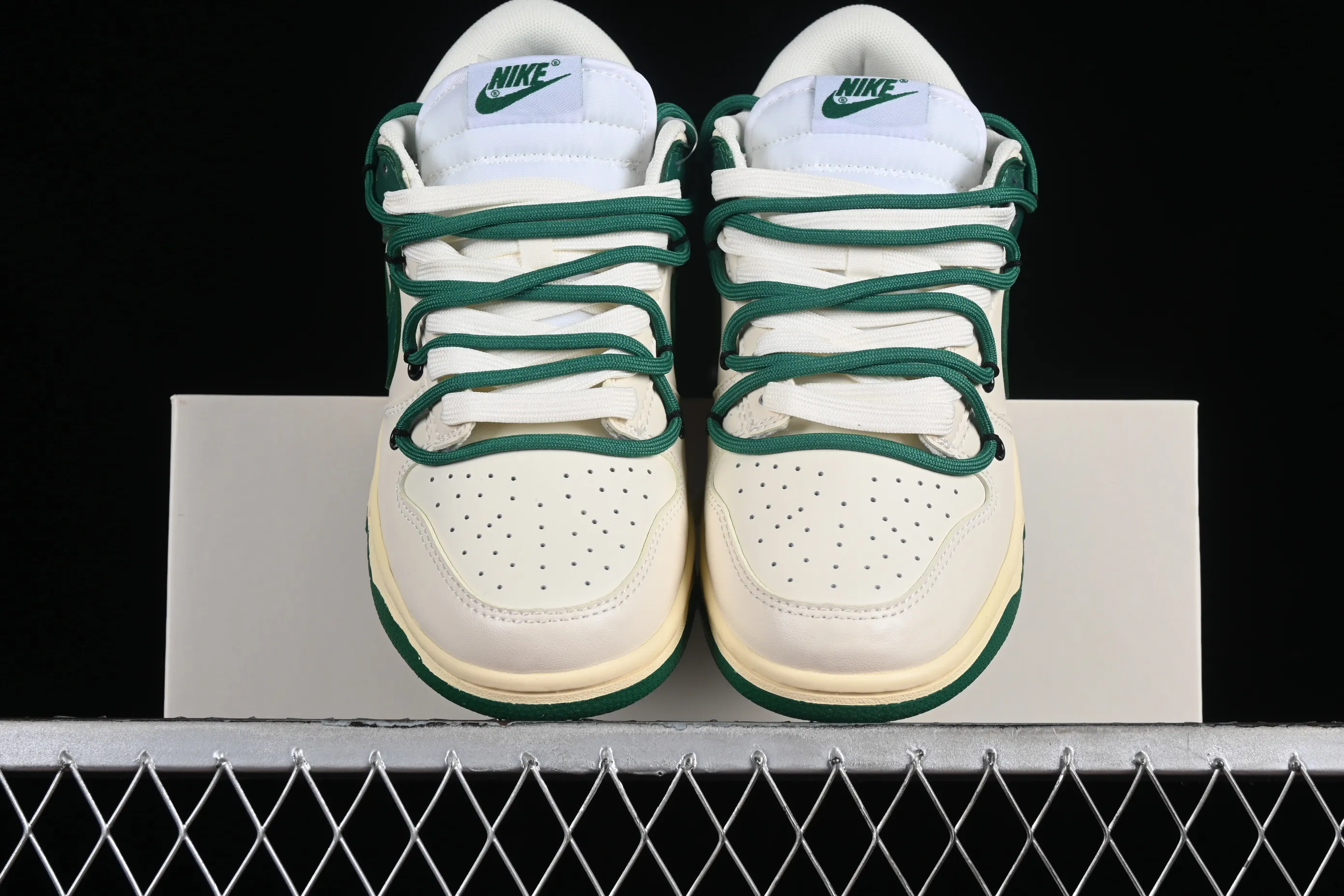 All Categories Nk SB Dunk Series Nk SB Dunk Low Low-top sneakers Nk Dunk Low Sanxingdui 2.0 Retro deconstruction style Old label SB strap low-top casual sneakers DD1503-112